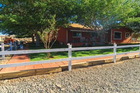 18608 W Avenue E4, Lancaster, CA 93536 photo 1