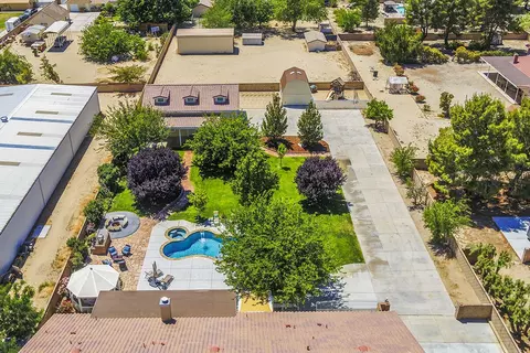 43831 40th St E, Lancaster, CA 93535 photo 2