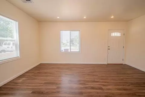 44434 Elm Ave, Lancaster, CA 93534 photo 2