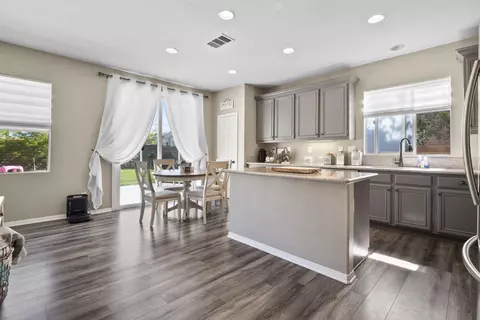 4213 Vahan Ct, Lancaster, CA 93536 photo 8