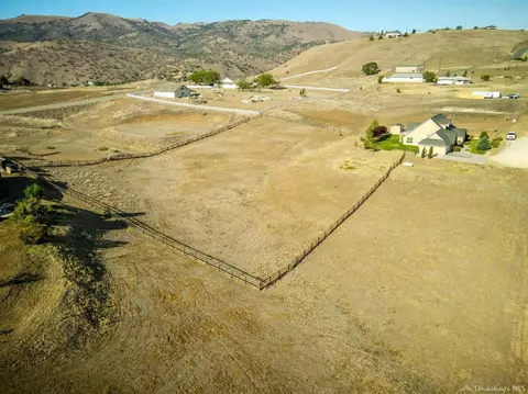 20155 Tamarac Dr, Tehachapi, CA 93561 photo 5