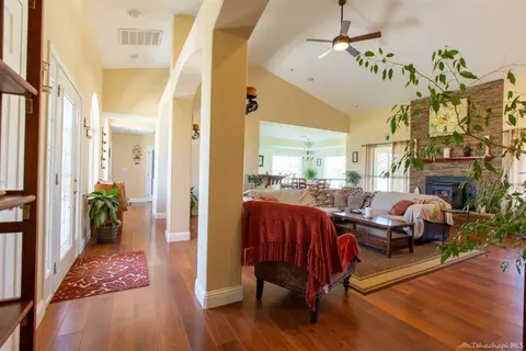 20155 Tamarac Dr, Tehachapi, CA 93561 photo 7