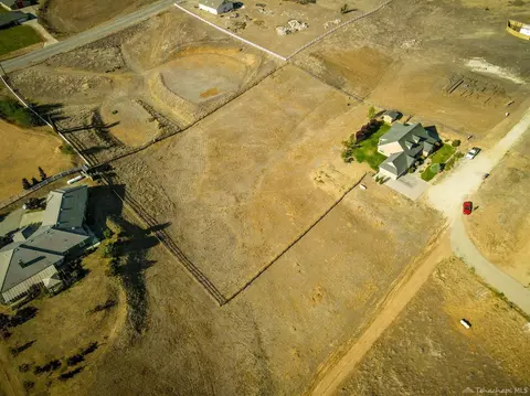 20155 Tamarac Dr, Tehachapi, CA 93561 photo 4