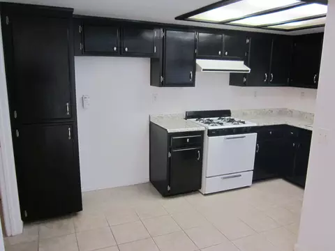 44200 Kingtree Ave UNIT 14, Lancaster, CA 93534 photo 7