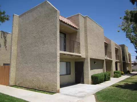 44200 Kingtree Ave UNIT 14, Lancaster, CA 93534 photo 2