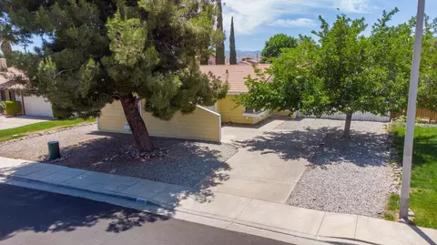 4630 Table Mountain Rd, Palmdale, CA 93552 photo 4