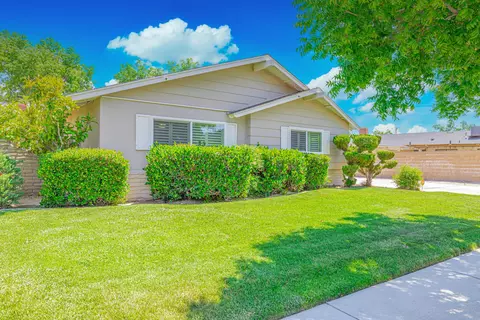 2543 Dallin St, Lancaster, CA 93536 photo 2