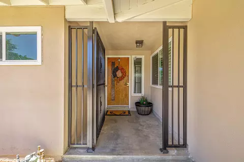 2543 Dallin St, Lancaster, CA 93536 photo 4