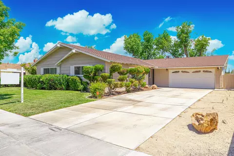 2543 Dallin St, Lancaster, CA 93536 photo 1