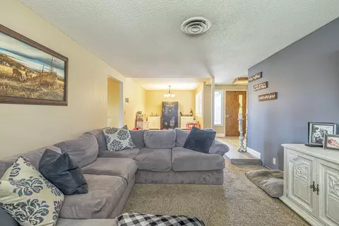 2543 Dallin St, Lancaster, CA 93536 photo 10