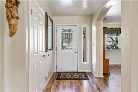 27651 Stallion Springs Dr, Tehachapi, CA 93561 photo 2