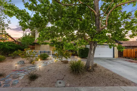 43827 Lively Ave, Lancaster, CA 93536 photo 3