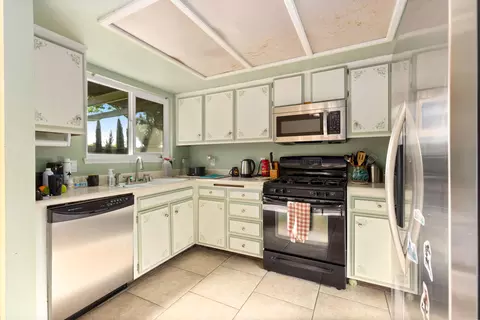 43827 Lively Ave, Lancaster, CA 93536 photo 10