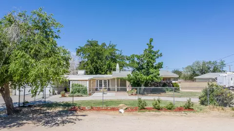 37247 35th St E, Palmdale, CA 93550 photo 2