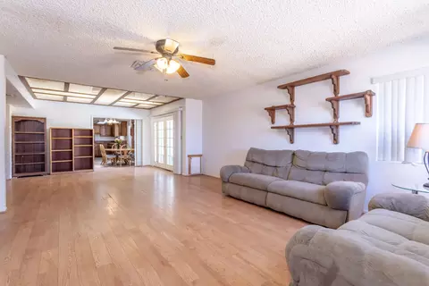 37247 35th St E, Palmdale, CA 93550 photo 12
