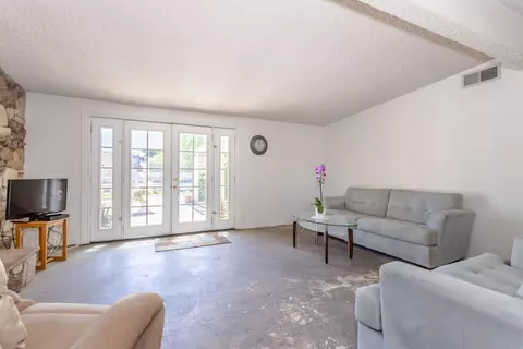 37247 35th St E, Palmdale, CA 93550 photo 3
