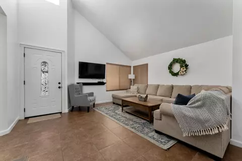 43518 Yew St, Lancaster, CA 93536 photo 8