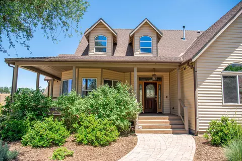 29151 Peregrine Pl, Tehachapi, CA 93561 photo 1