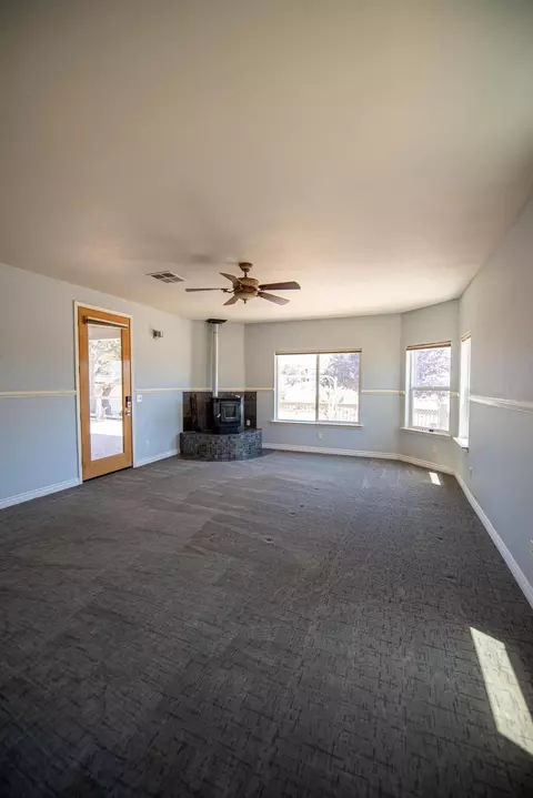 29151 Peregrine Pl, Tehachapi, CA 93561 photo 11