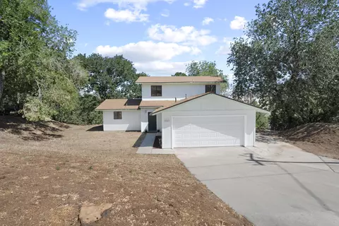 22471 Vaquero Dr, Tehachapi, CA 93561 photo 2