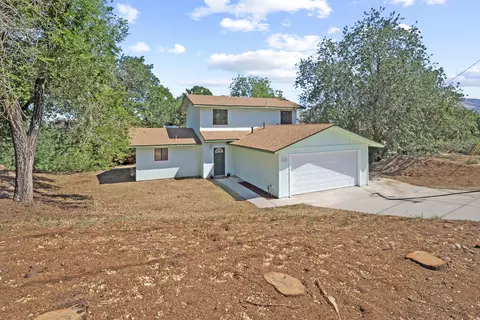 22471 Vaquero Dr, Tehachapi, CA 93561 photo 1