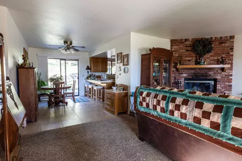 26191 Bear Valley Rd, Tehachapi, CA 93561 photo 6