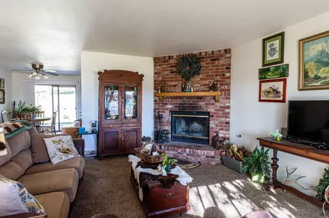 26191 Bear Valley Rd, Tehachapi, CA 93561 photo 5