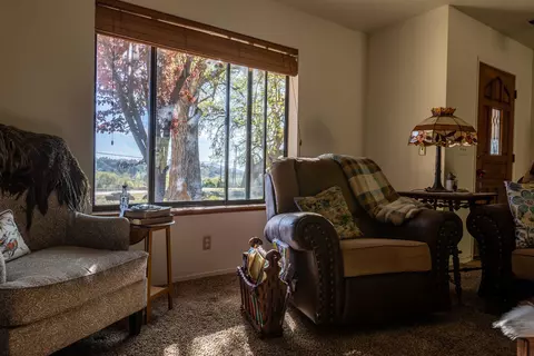 26191 Bear Valley Rd, Tehachapi, CA 93561 photo 9