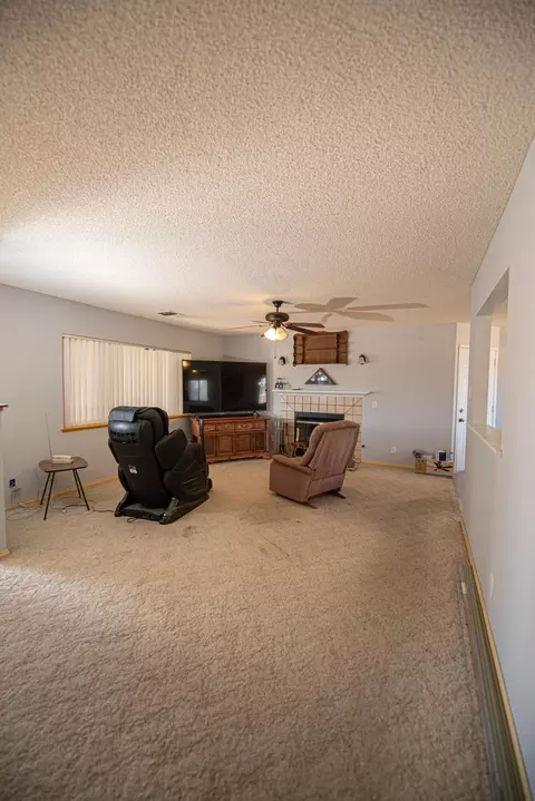 16807 Glendower Ave, North Edwards, CA 93523 photo 8