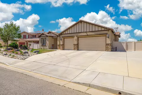 6853 Cabernet Rd, Palmdale, CA 93551 photo 2