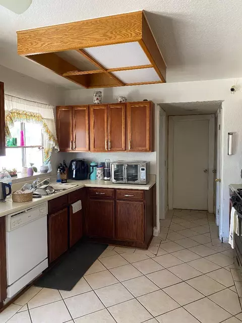 37215 Bunker Ct, Palmdale, CA 93550 photo 5