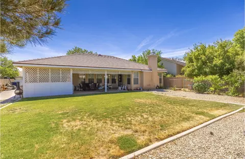 43237 Paloma Ct, Lancaster, CA 93536 photo 3