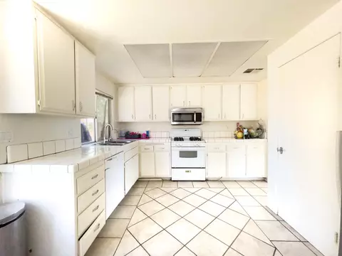 1221 Kildare St E, Lancaster, CA 93535 photo 7