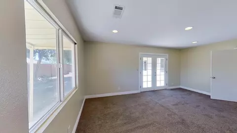 45403 4th St E, Lancaster, CA 93535 photo 2