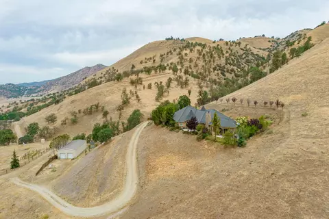 23509 Bertram Cir, Tehachapi, CA 93561 photo 1