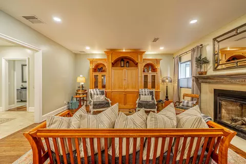 4053 Equestrian Way, Lancaster, CA 93536 photo 12