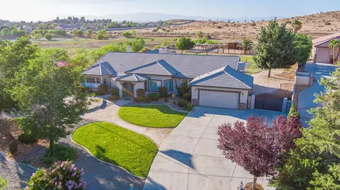 4053 Equestrian Way, Lancaster, CA 93536 photo 5