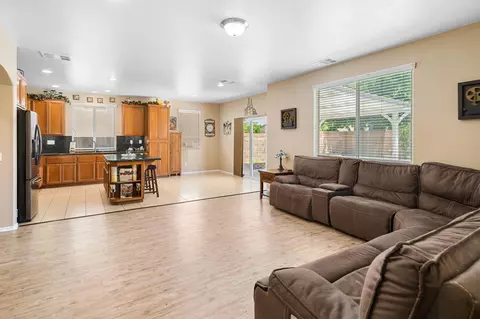 44626 Ruthron Ave, Lancaster, CA 93536 photo 11