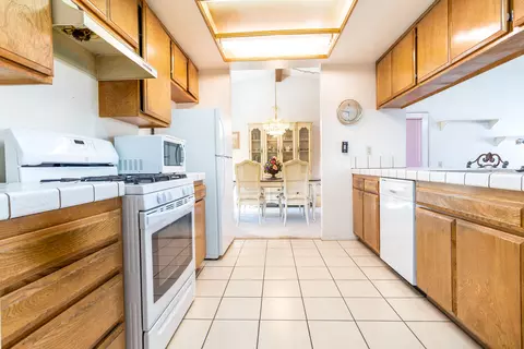 37642 45th St E, Palmdale, CA 93552 photo 3