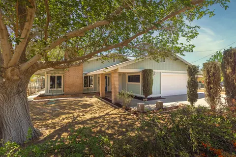 38711 26th St E, Palmdale, CA 93550 photo 1