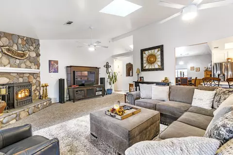 28781 Gleneagle Ct, Tehachapi, CA 93561 photo 9