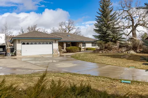 28781 Gleneagle Ct, Tehachapi, CA 93561 photo 2