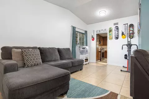 44201 Foxton Ave, Lancaster, CA 93535 photo 4