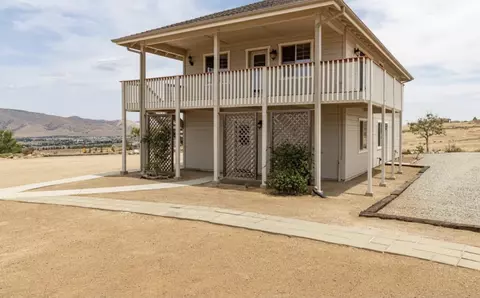 19501 Albany St, Tehachapi, CA 93561 photo 3