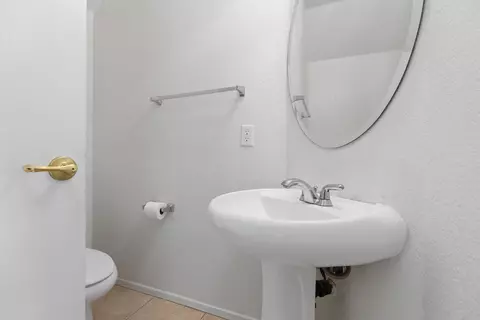 43633 Castle Cir, Lancaster, CA 93535 photo 12