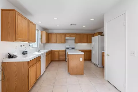 43633 Castle Cir, Lancaster, CA 93535 photo 7
