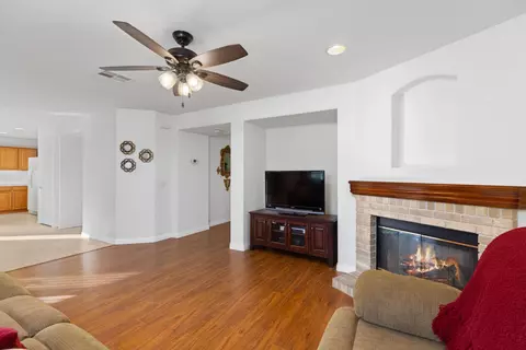 43633 Castle Cir, Lancaster, CA 93535 photo 3