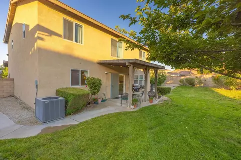 43633 Castle Cir, Lancaster, CA 93535 photo 31