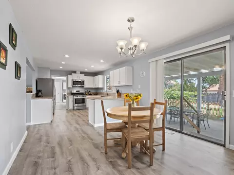 42871 Sachs Dr, Lancaster, CA 93536 photo 6