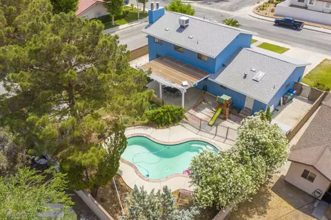 42871 Sachs Dr, Lancaster, CA 93536 photo 3